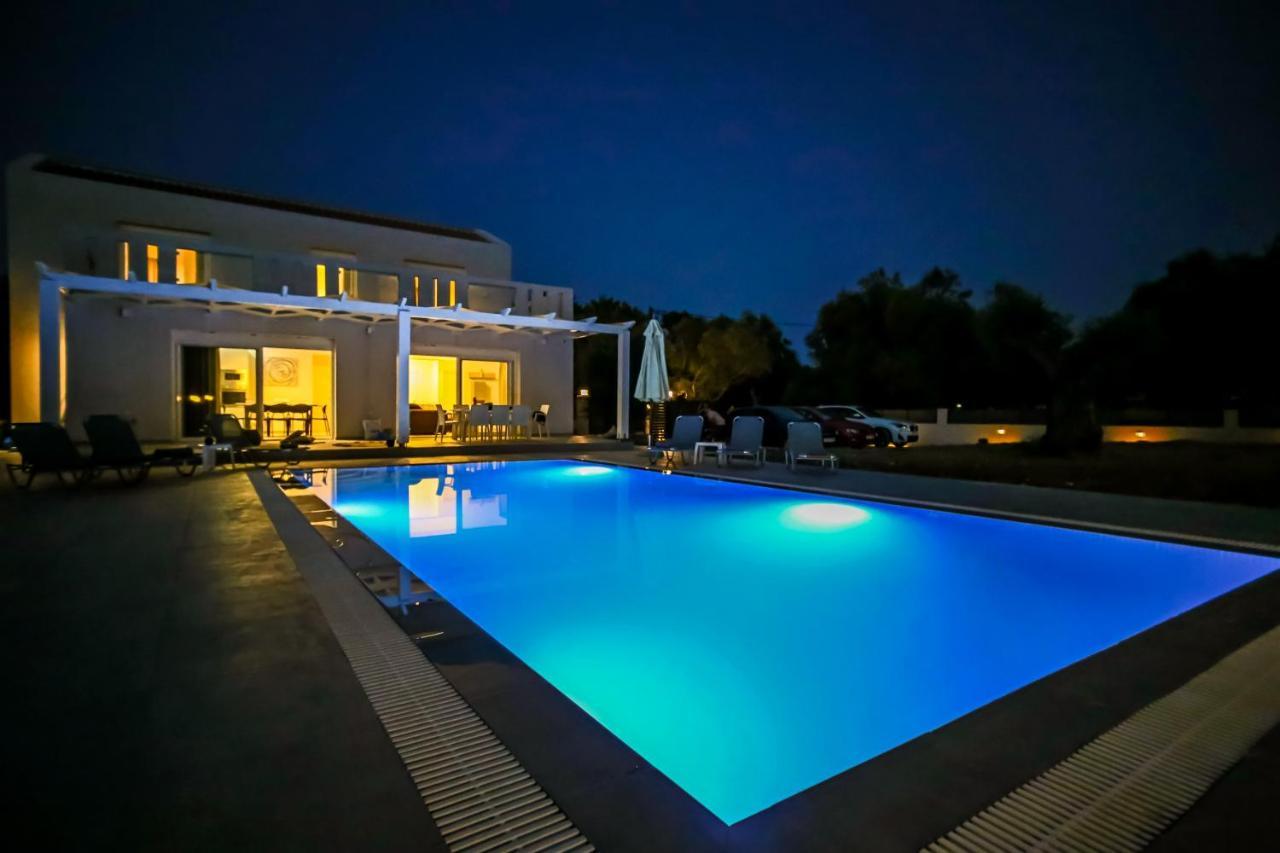 Villa Boviana With Private Swimming Pool Agios Sostis  Exteriör bild