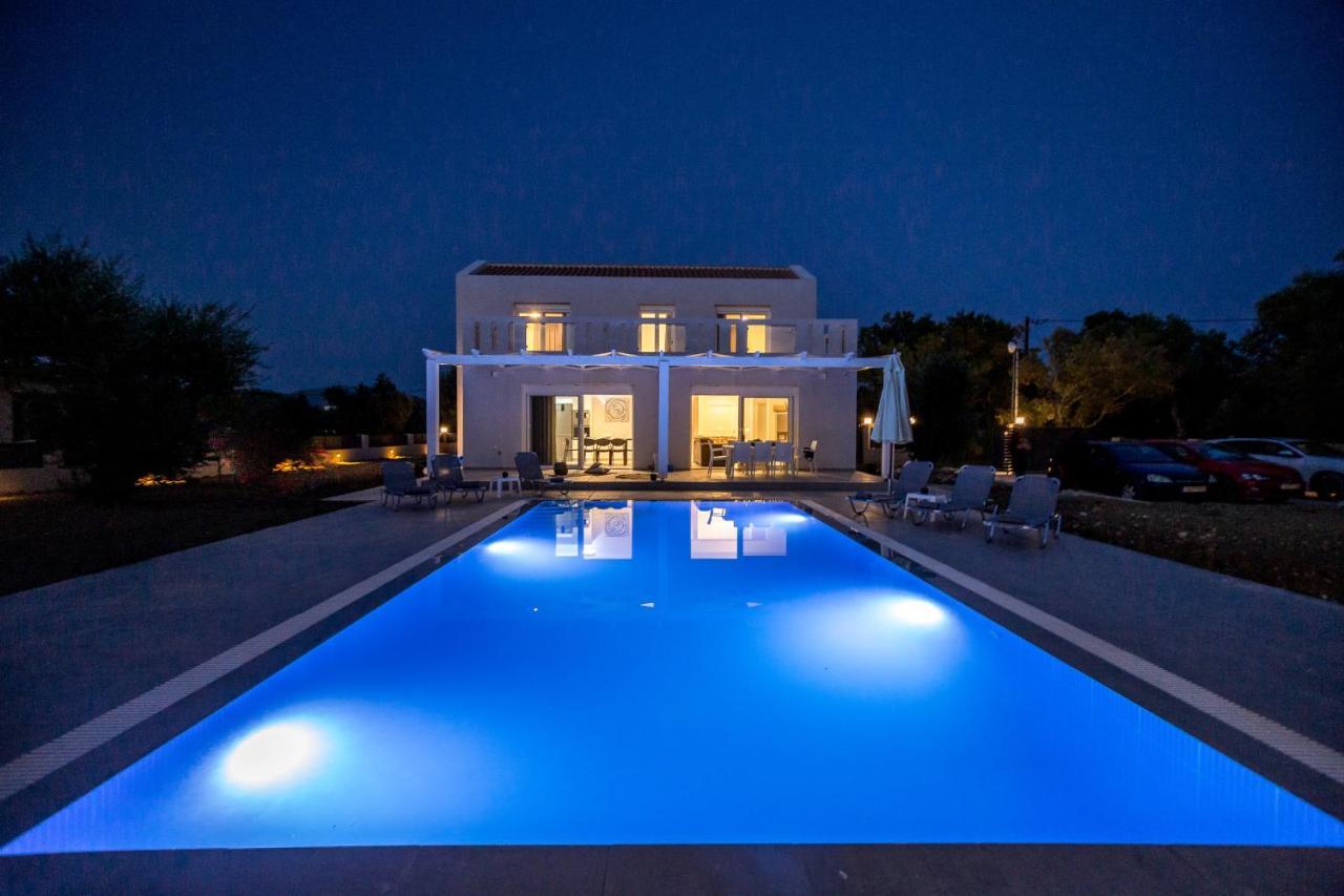 Villa Boviana With Private Swimming Pool Agios Sostis  Exteriör bild