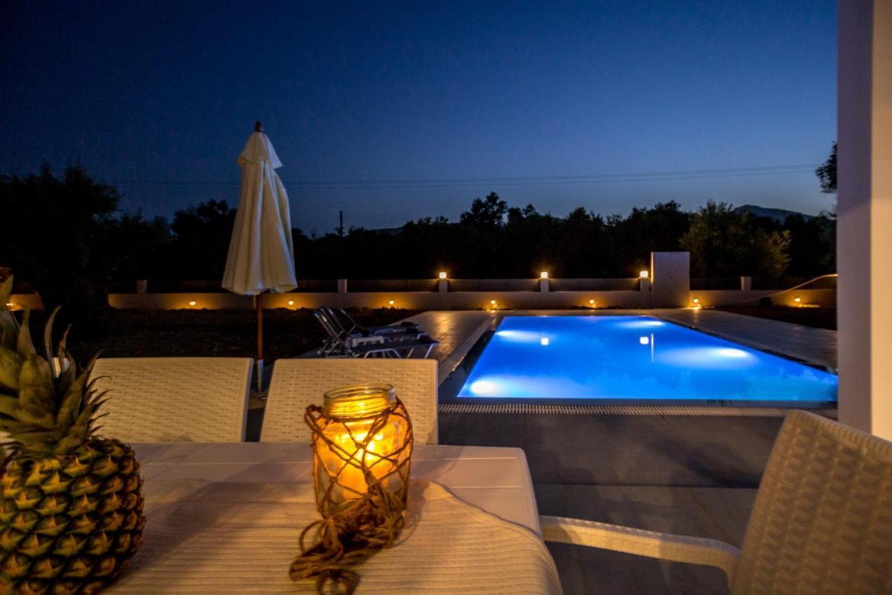 Villa Boviana With Private Swimming Pool Agios Sostis  Exteriör bild