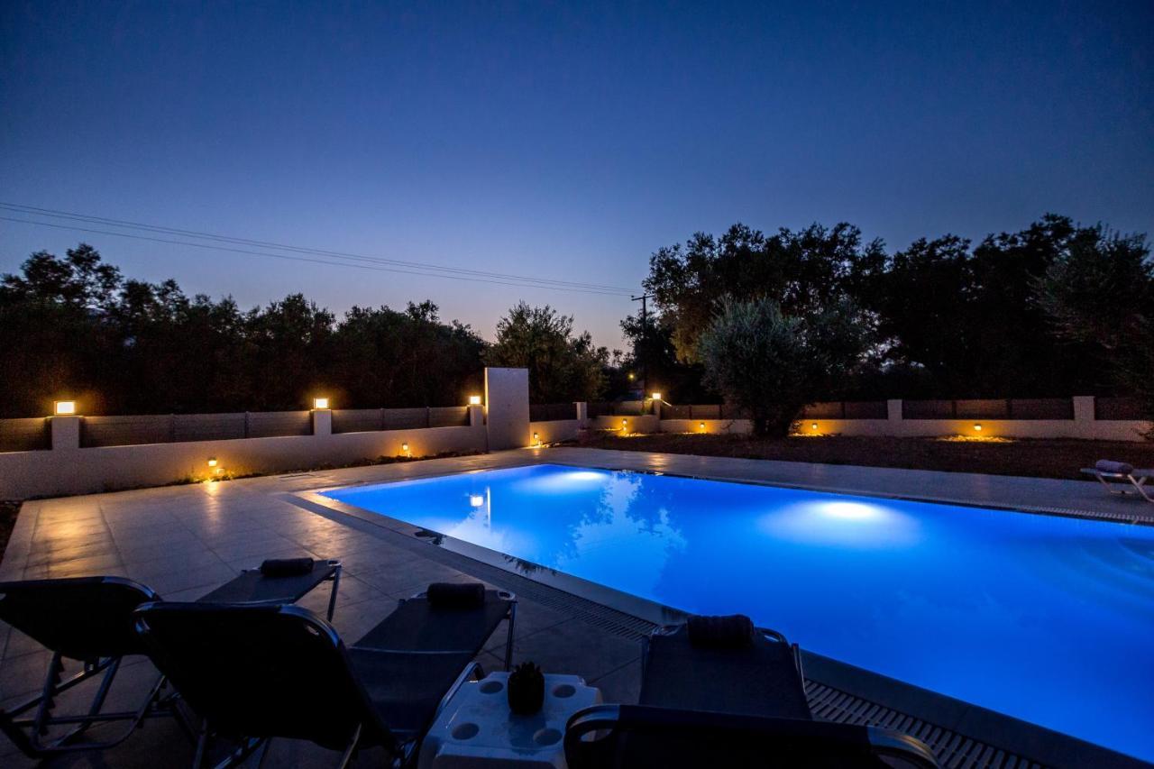 Villa Boviana With Private Swimming Pool Agios Sostis  Exteriör bild