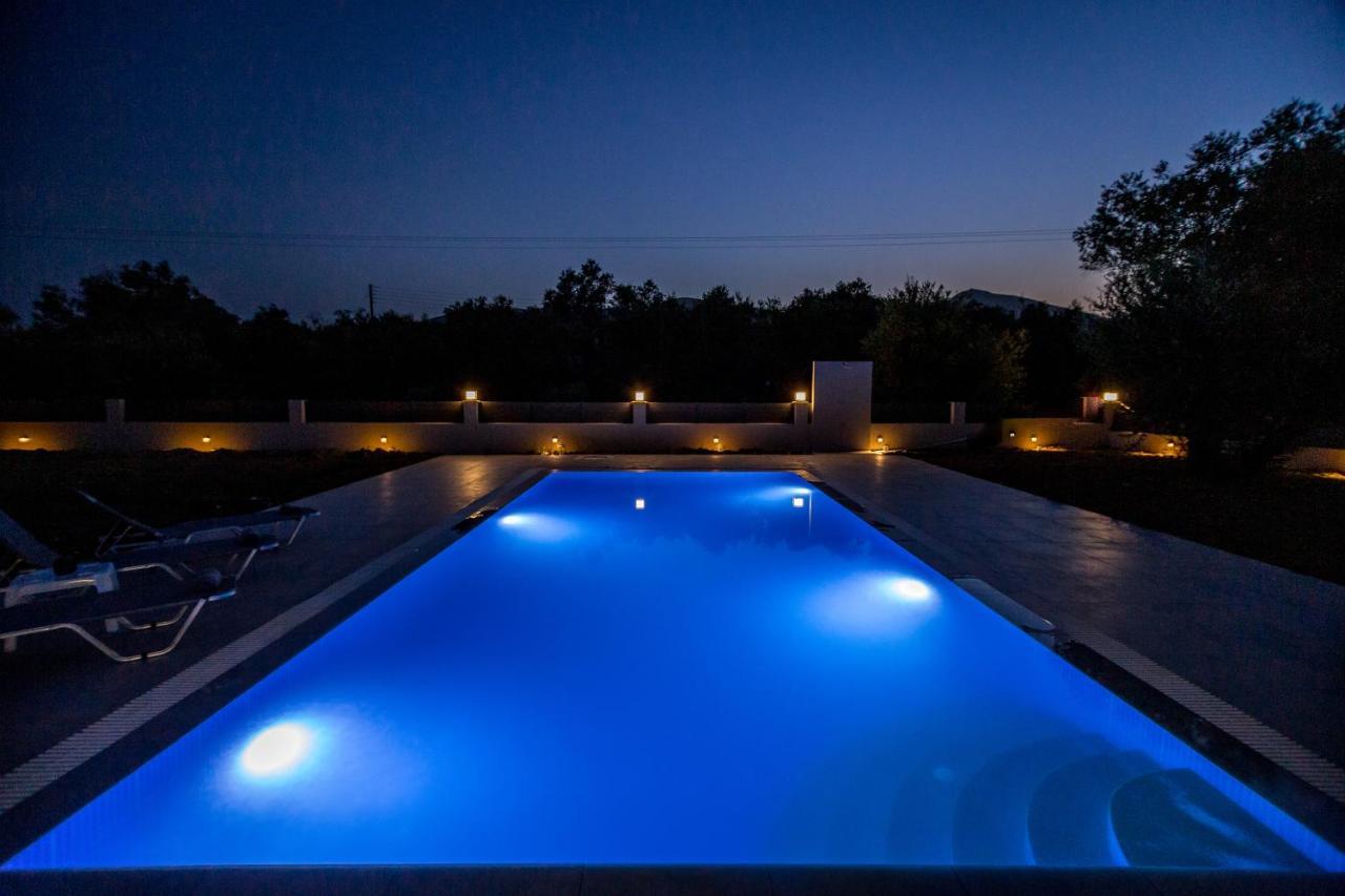 Villa Boviana With Private Swimming Pool Agios Sostis  Exteriör bild