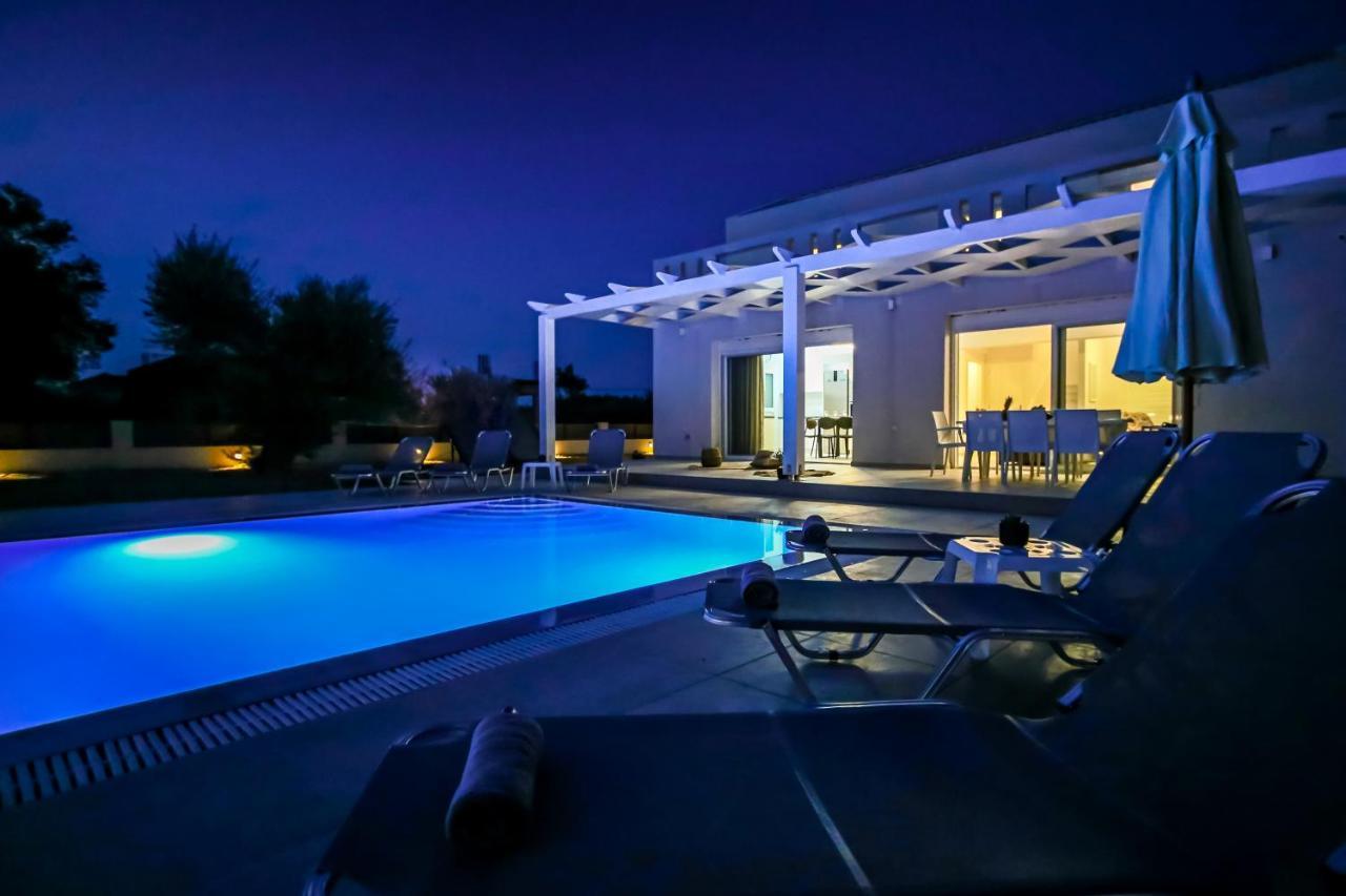 Villa Boviana With Private Swimming Pool Agios Sostis  Exteriör bild