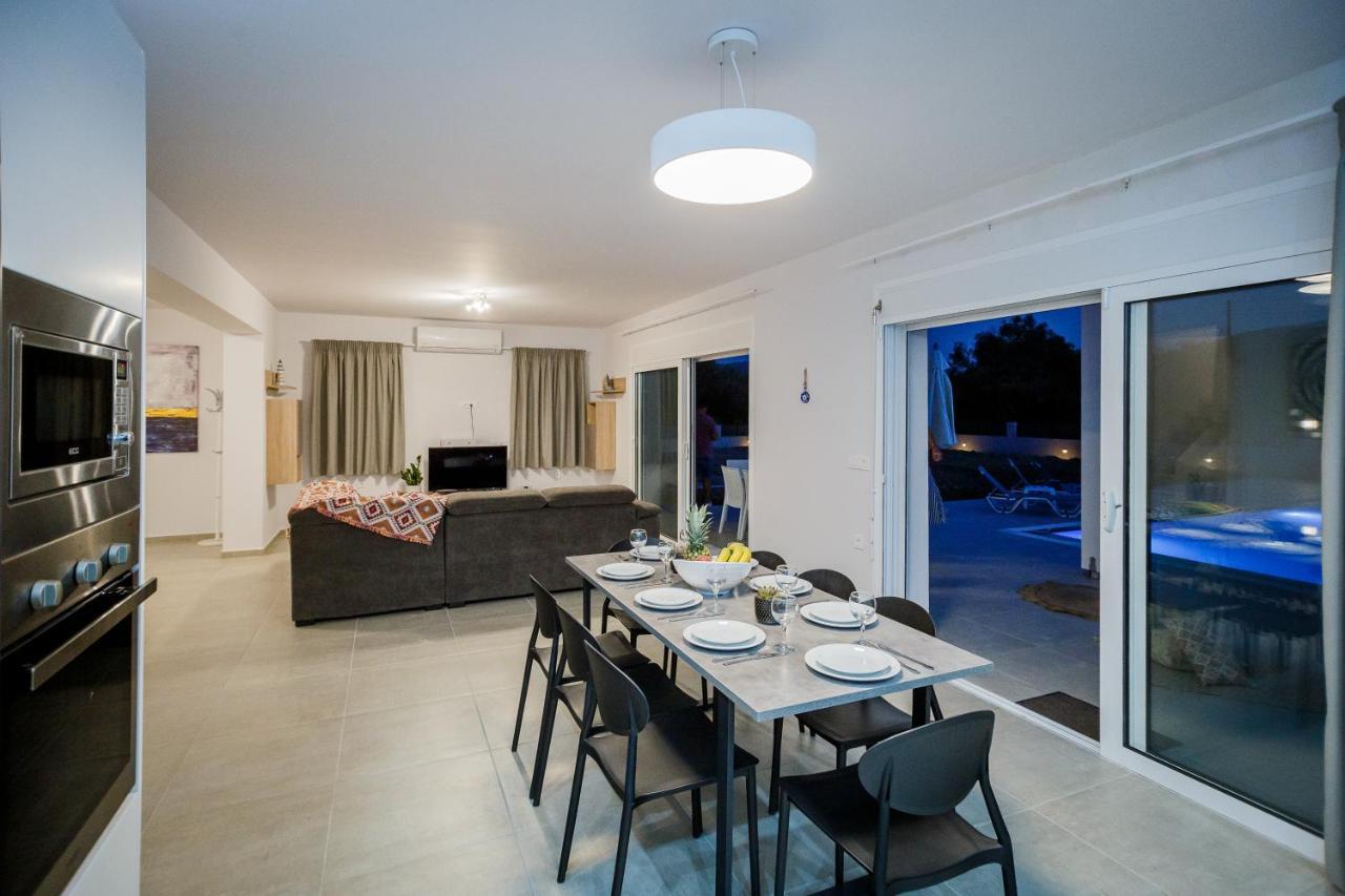 Villa Boviana With Private Swimming Pool Agios Sostis  Exteriör bild